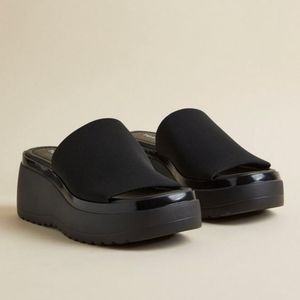 Chunky Stretch Platform Sandal 7W